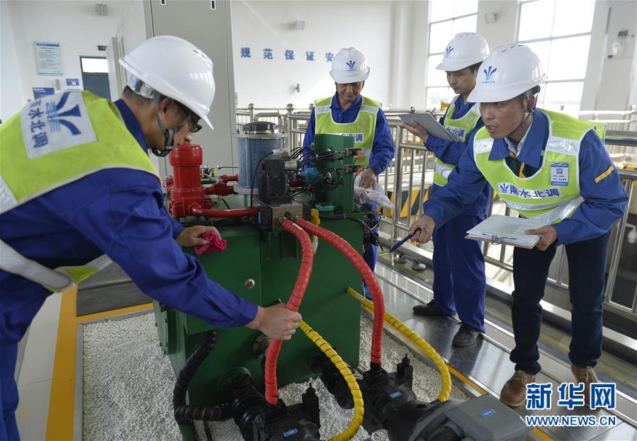 南水北調(diào)中線(xiàn)干線(xiàn)冬季輸水準(zhǔn)備工作展開(kāi) 南水北調(diào)中線(xiàn)干線(xiàn)冬季輸水準(zhǔn)備工作展開(kāi)