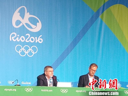 巴赫回答記者提問。<a target='_blank' ><p align=