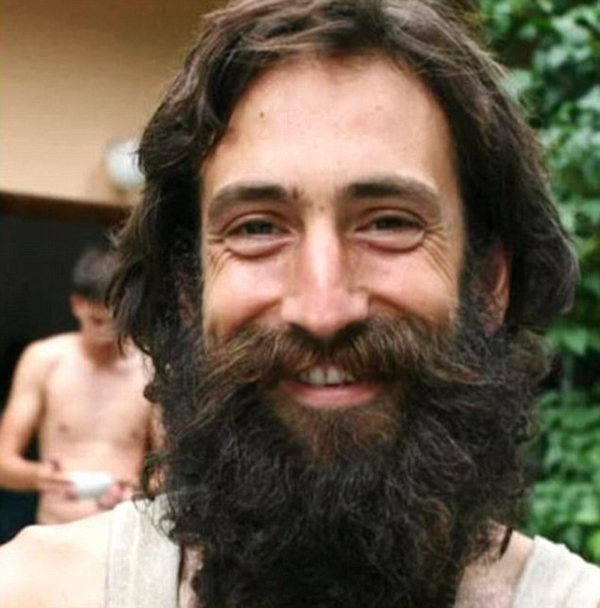 澳男子因形似耶穌非洲旅行受民眾熱烈關(guān)注 澳男子因形似耶穌非洲旅行受民眾熱烈關(guān)注