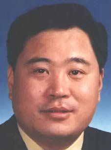 【盤點】“紅色通緝令”嫌犯在國外如何揮霍?