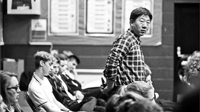 鄒海連在赴英國教學前經歷了層層選拔 鄒海連在赴英國教學前經歷了層層選拔