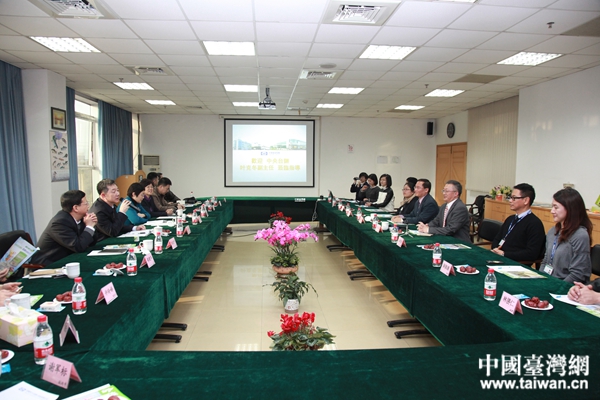 葉克冬副主任一行與杏輝天力(杭州)藥業有限公司總經理游能盈等臺商、臺干座談。 葉克冬副主任一行與杏輝天力(杭州)藥業有限公司總經理游能盈等臺商、臺干座談。