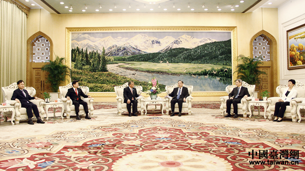 俞正聲會(huì)見臺灣縣市長參訪團(tuán) 俞正聲會(huì)見臺灣縣市長參訪團(tuán)