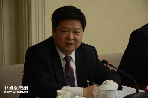 龍明彪參加全國政協十二屆五次會議民革界別聯組討論 龍明彪參加全國政協十二屆五次會議民革界別聯組討論