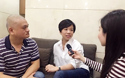 1 記者采訪兩岸夫妻黃志道與陳贇_副本.jpg