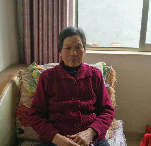 老兵萬德友的女兒萬慶娟 老兵萬德友的女兒萬慶娟