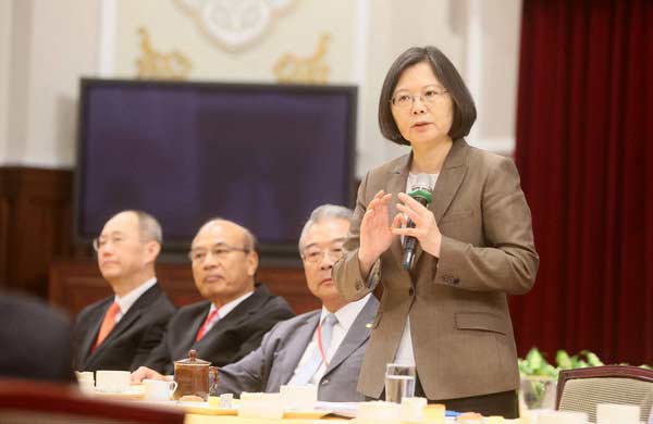 蔡英文會見臺灣工業人士,大談“新南向”政策 蔡英文會見臺灣工業人士,大談“新南向”政策