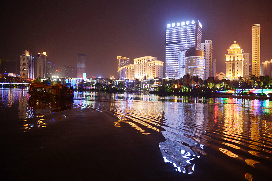 聚焦現代化南寧 聚焦現代化南寧