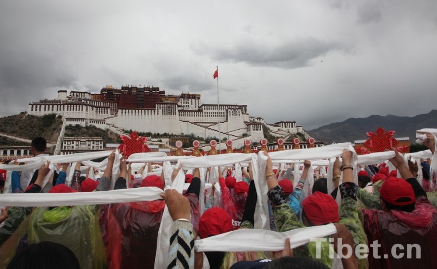“心連心”藝術團走進西藏 “心連心”藝術團走進西藏