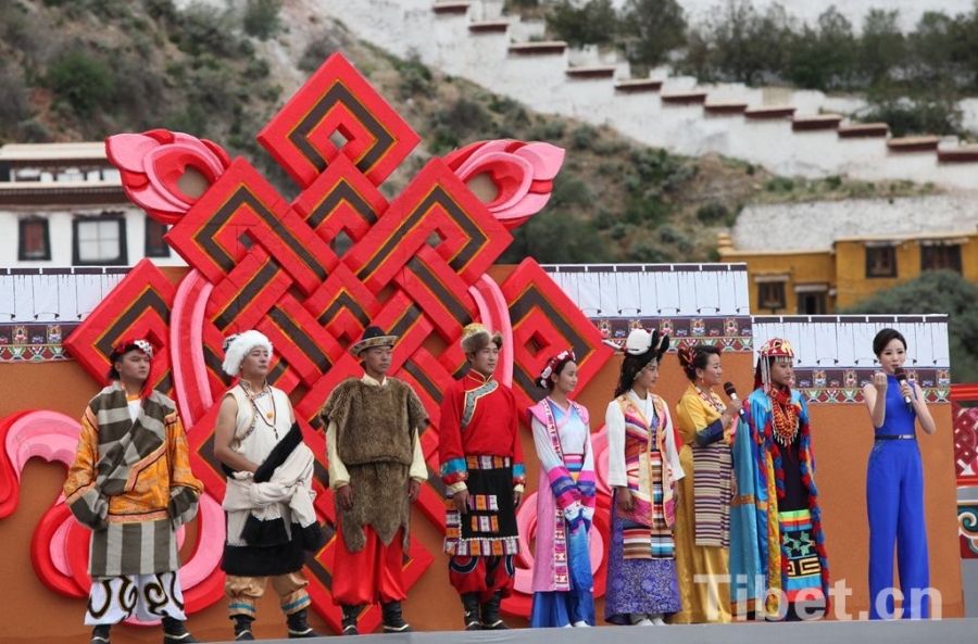 “心連心”藝術團走進西藏 “心連心”藝術團走進西藏