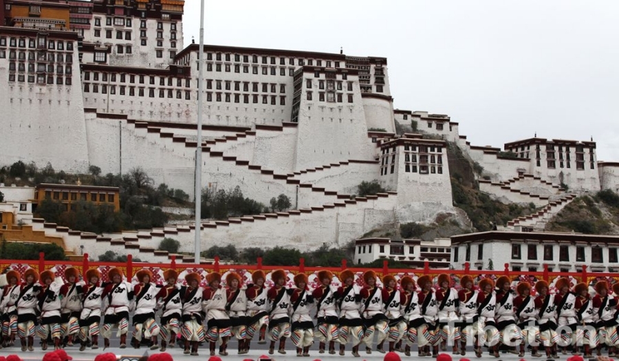 “心連心”藝術團走進西藏 “心連心”藝術團走進西藏