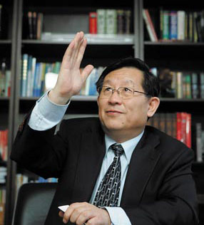 個人小傳: 萬鋼,漢族,1952年8月生,上海人,致公黨黨員,德國克勞斯塔爾工業大學機械系畢業,研究生學歷,博士學位,教授,曾任上海同濟大學校長。現任全國政協副主席,致公黨中央主席,科學技術部部長。