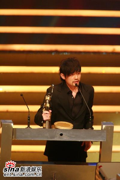 圖文:周杰倫演技獲承認最佳新人獎收入囊中